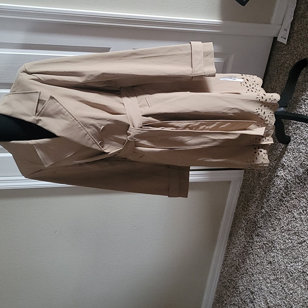 NWT TRENCH COAT